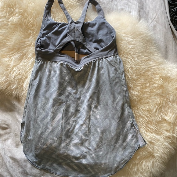 Lululemon Top with built in bra - Picture 2 of 3